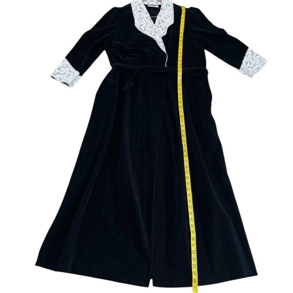 VTG 80s Vanity Fair Velour Maxi Dressing Gown Black Robe Housecoat Lace Trim M - Picture 10 of 10